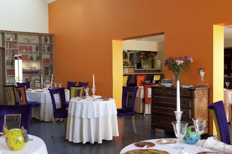 Logis Hotel O En Couleur Oucques-la-Nouvelle Exteriér fotografie