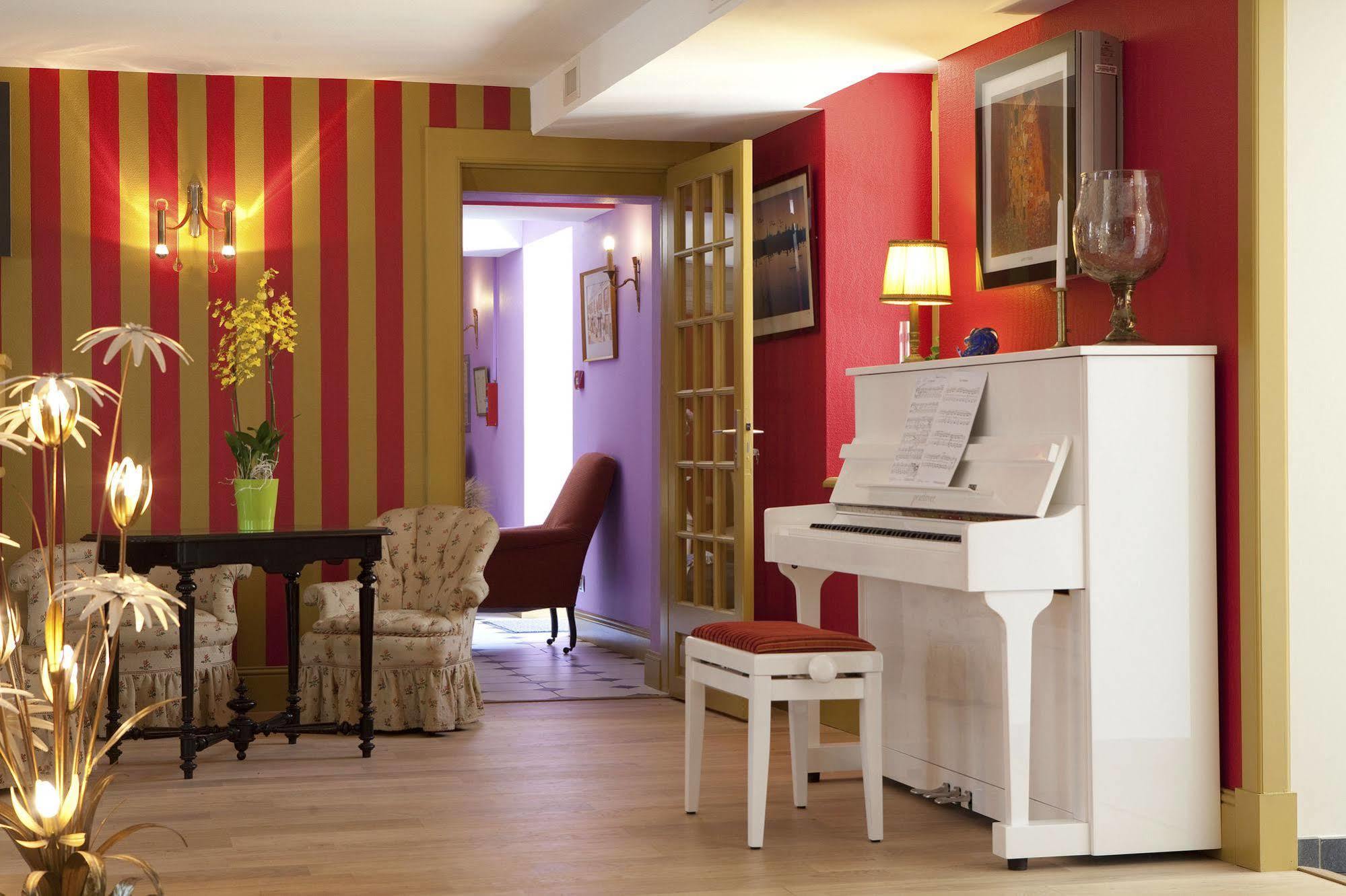 Logis Hotel O En Couleur Oucques-la-Nouvelle Exteriér fotografie
