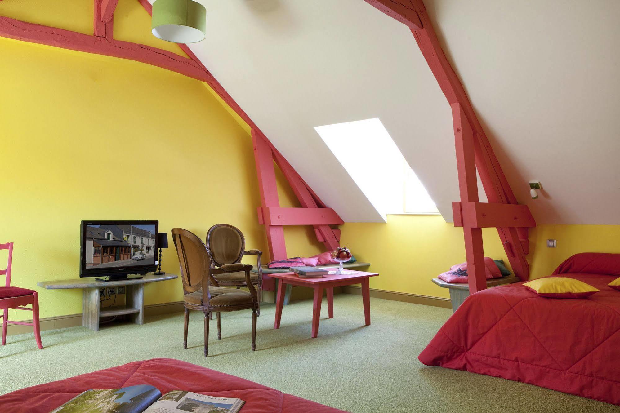 Logis Hotel O En Couleur Oucques-la-Nouvelle Exteriér fotografie