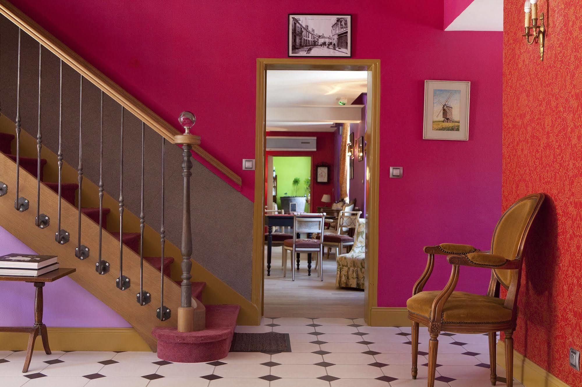 Logis Hotel O En Couleur Oucques-la-Nouvelle Exteriér fotografie